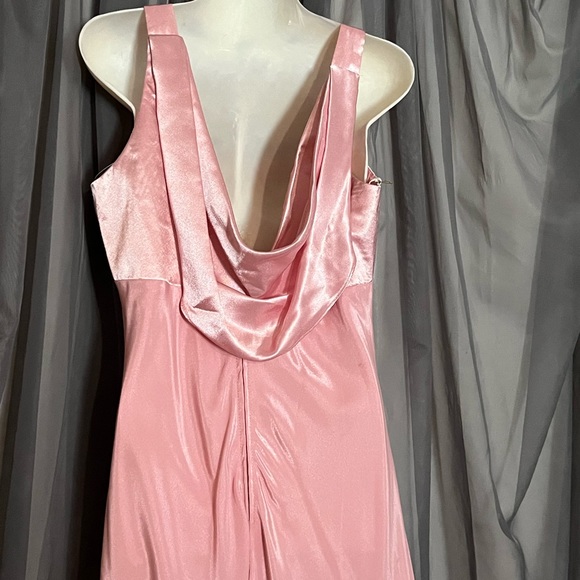 Ladies Blush formal dress - Picture 7 of 8